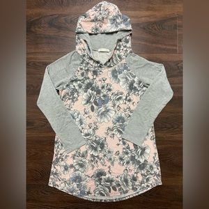 Floral print hooded top - size M